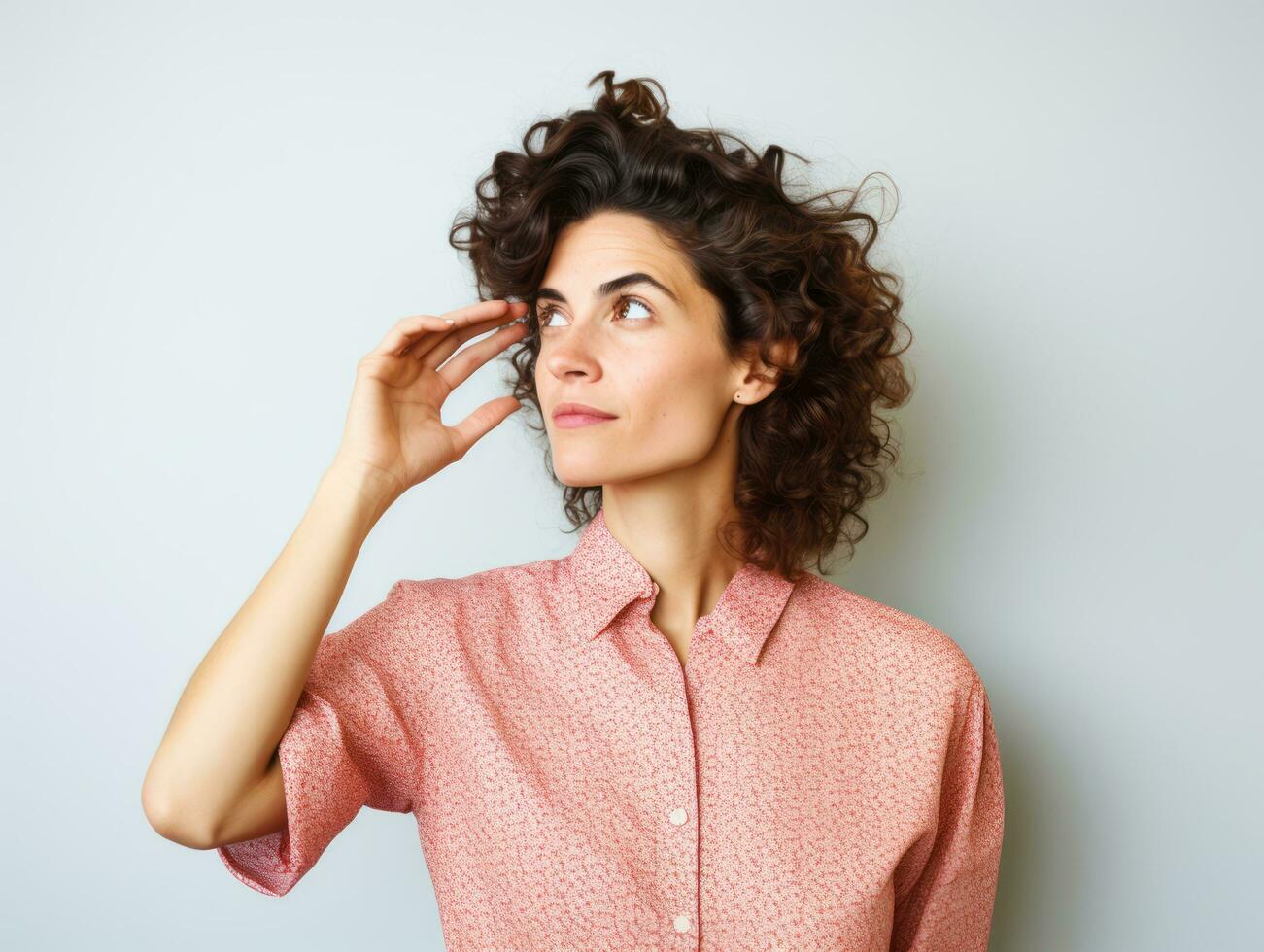 emotional dynamisch Pose 30 Jahr alt Frau ai generativ foto