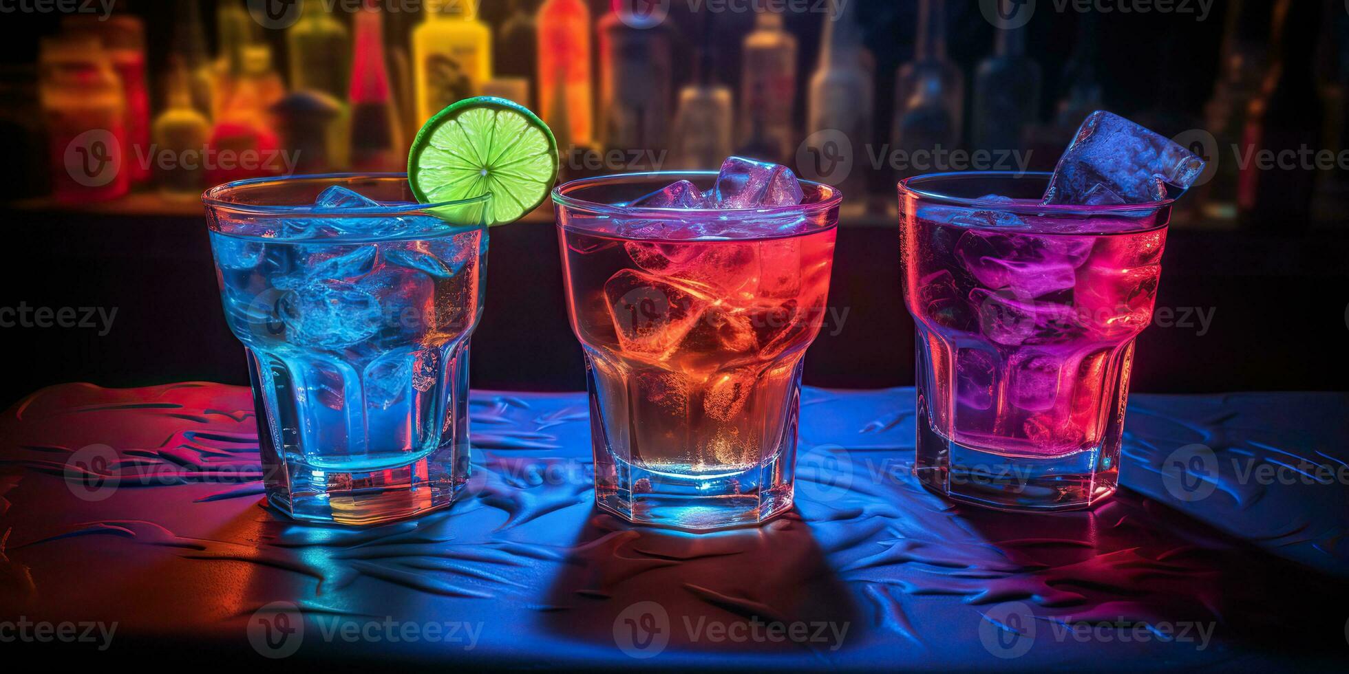 ai generiert. ai generativ. Neon- glühend Cocktail Glas Becher Bar Kneipe im Synthwave Cyberpunk Retrowave Stil. Nacht Leben Party Alkohol trinken Stimmung. Grafik Kunst foto