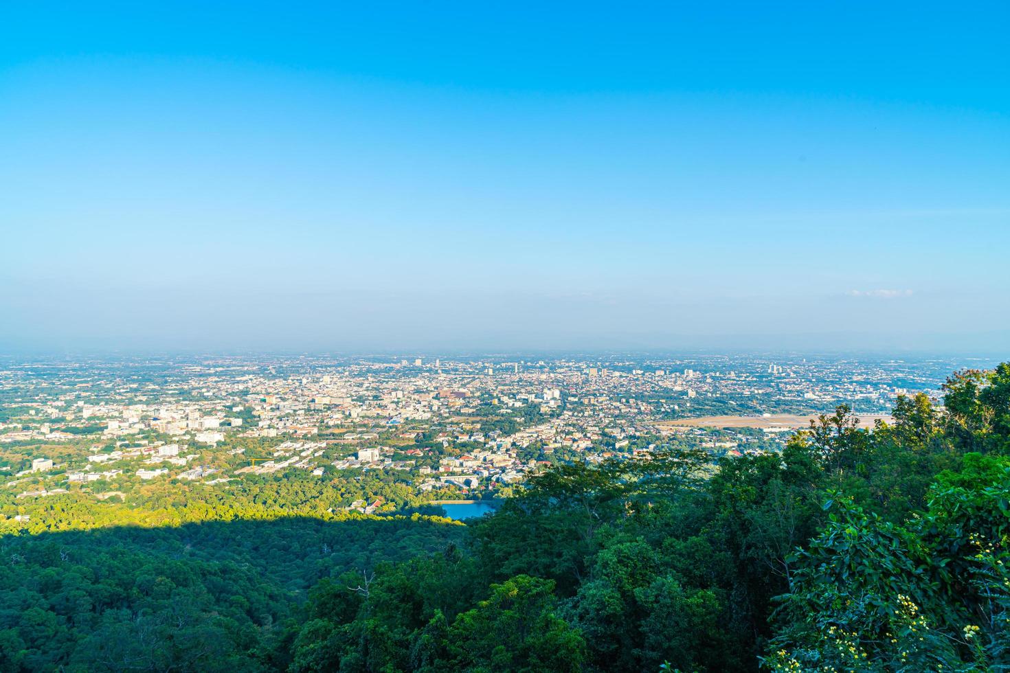 Skyline von Chiang Mai in Thailand foto