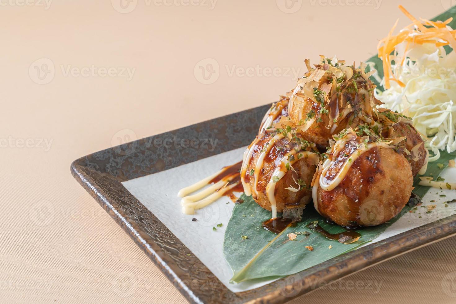 Takoyaki-Kugelknödel oder Oktopus-Kugeln foto