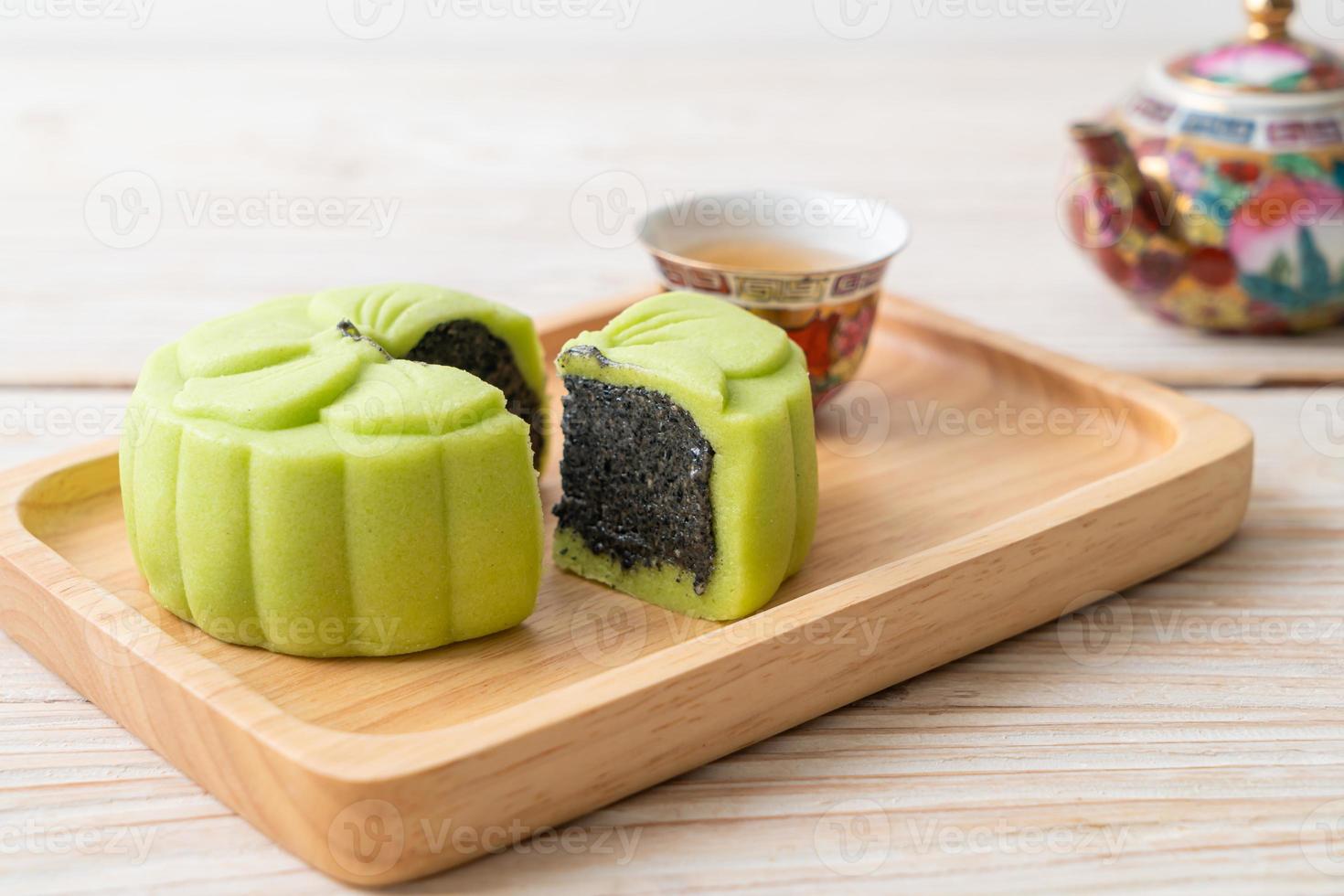 chinesischer mondkuchen grüner teegeschmack foto