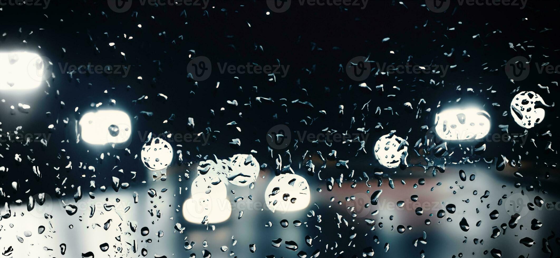 Verchromter Autotürgriff mit Schlüsselloch und Fernbedienung schlüssellose  Öffnung Taste Abdeckung der Wassertropfen nach dem Regen, Nahaufnahme  Stockfotografie - Alamy