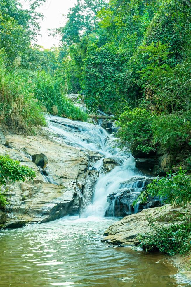 Mae sa Wasserfall in Thailand foto