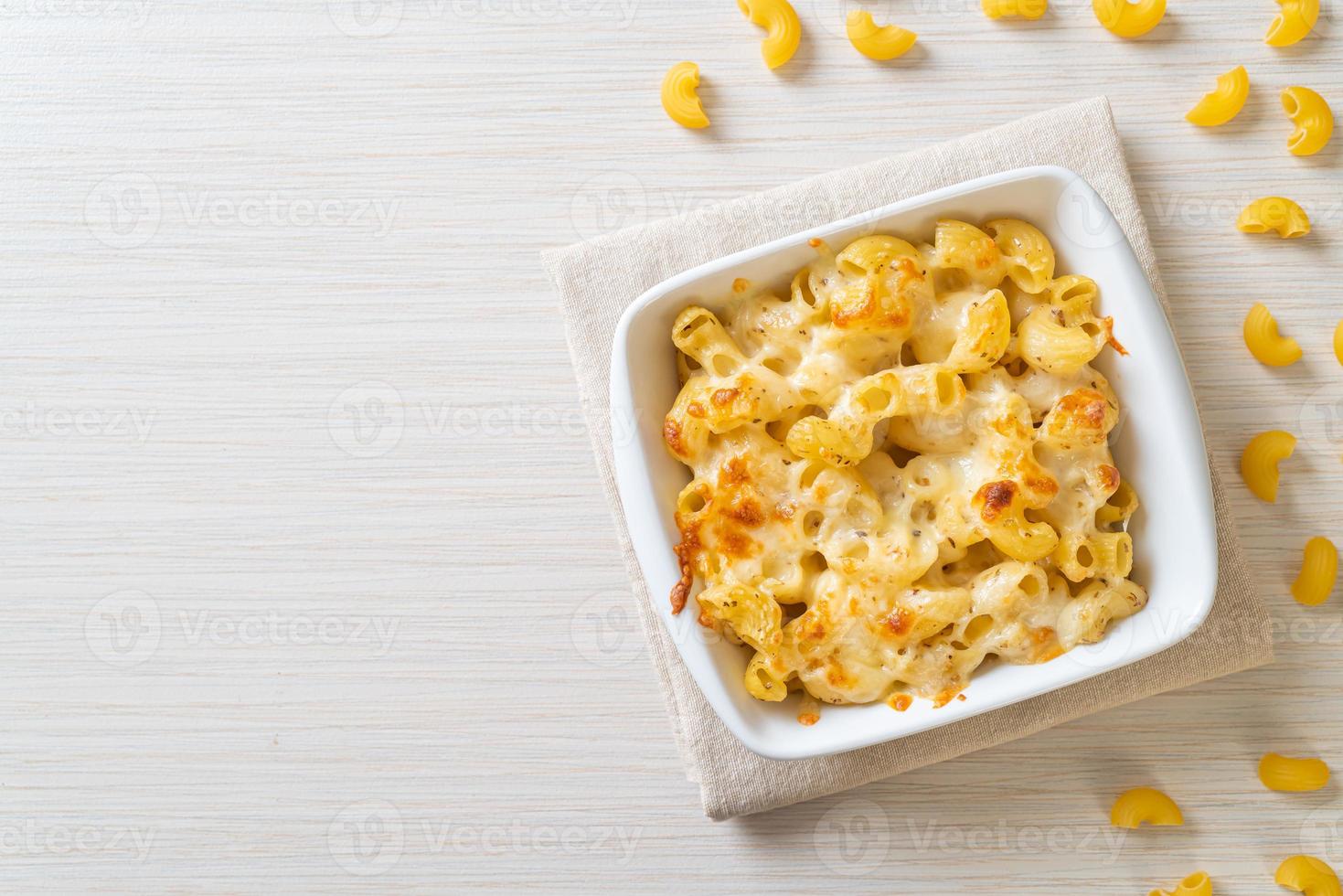 American Mac and Cheese, Makkaroni-Nudeln in Käsesauce foto