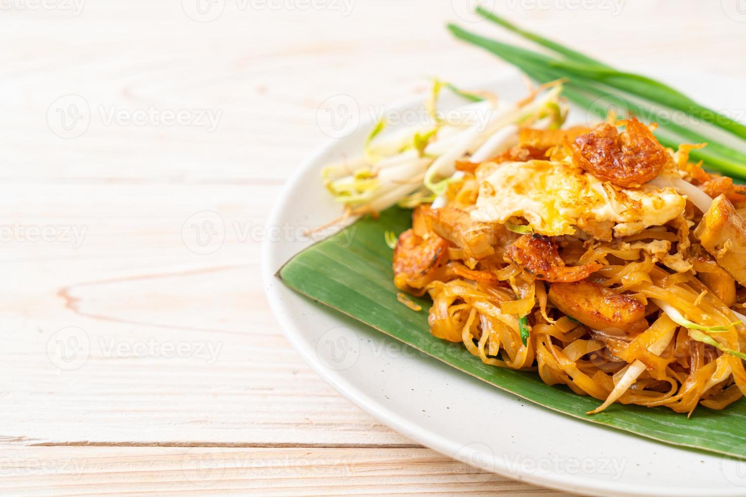 Pad Thai - gebratene Reisnudeln foto