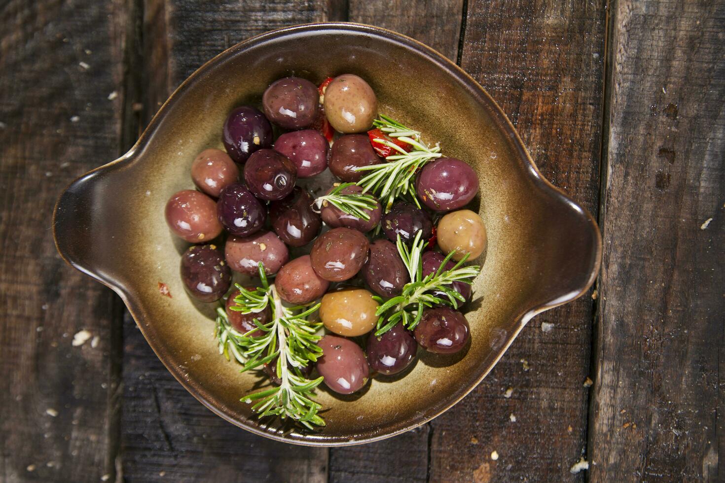 Oliven in Salzlake foto