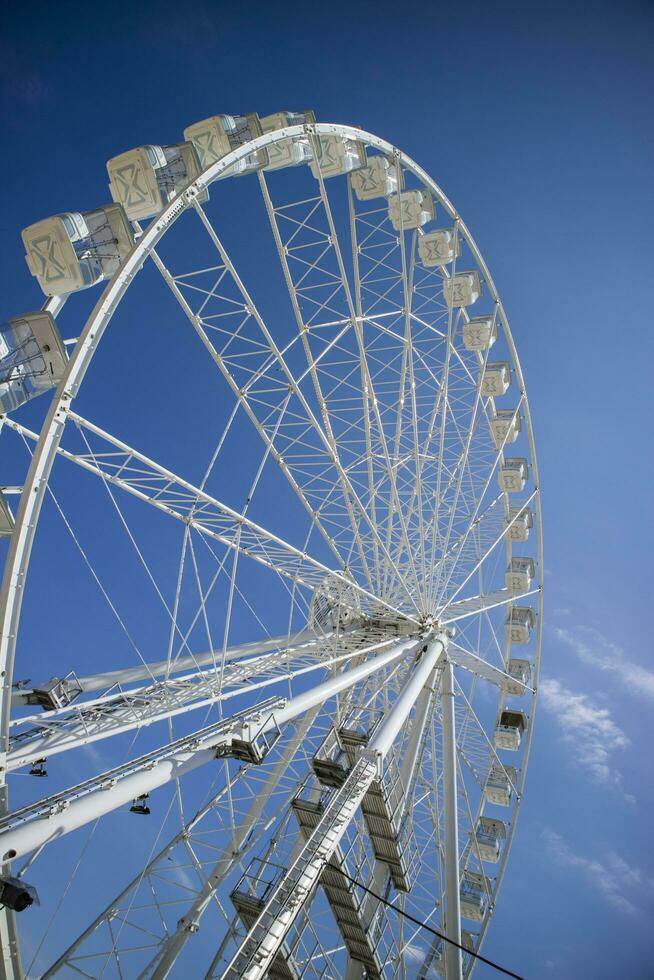 weißes Riesenrad foto