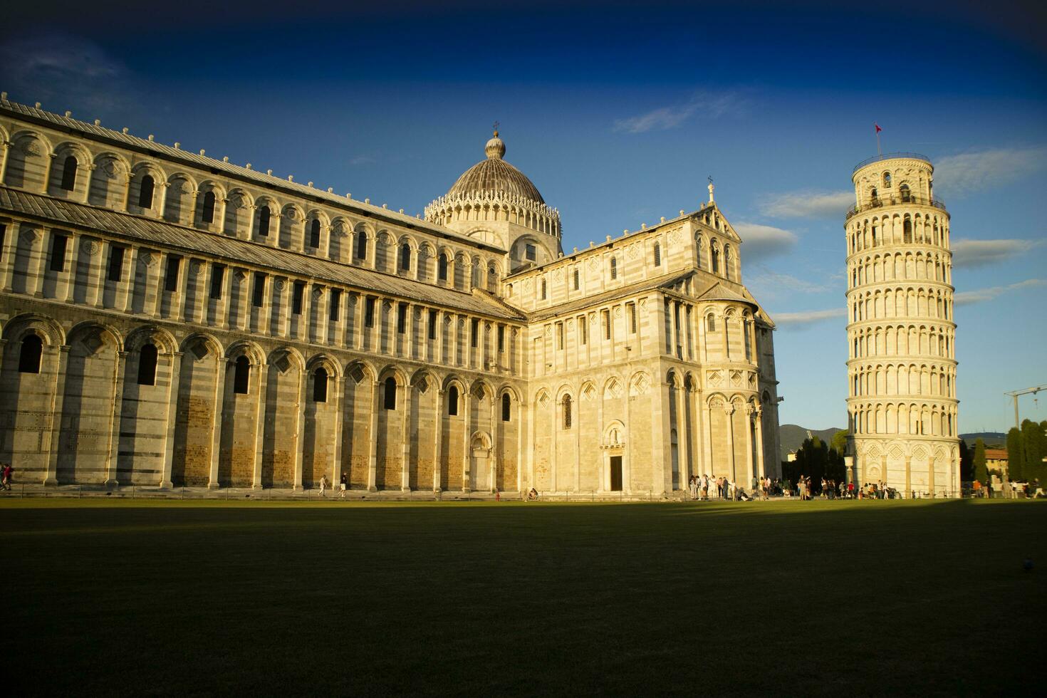 Aussicht von das Piazza dei Miracoli pisa foto