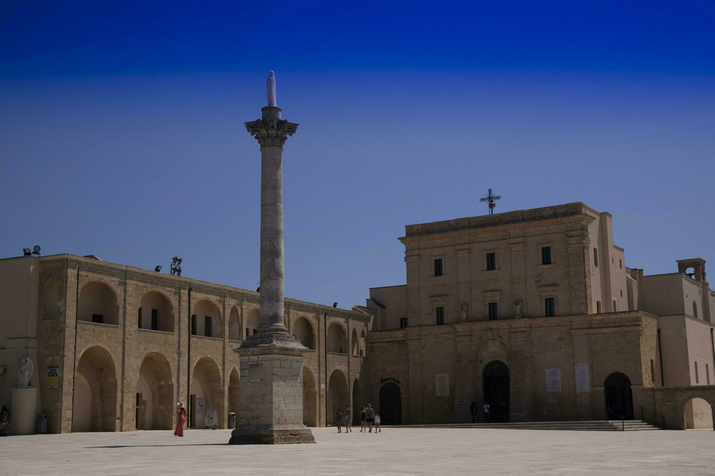 Piazza di Santa Maria di Leuca foto