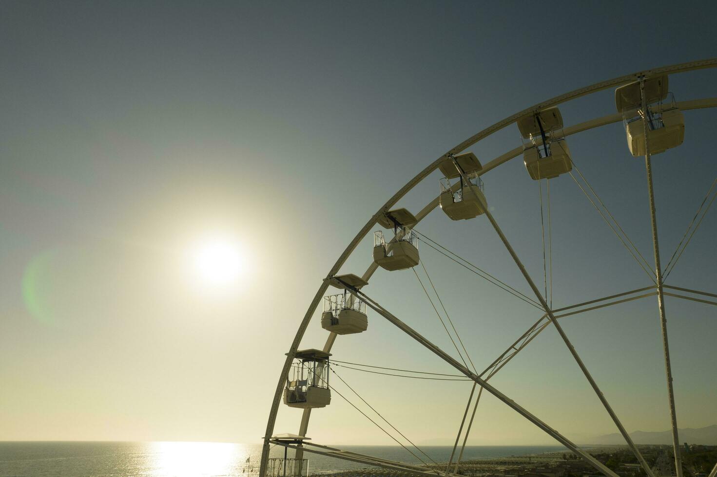 fotografisch Detail von ein Ferris Rad foto