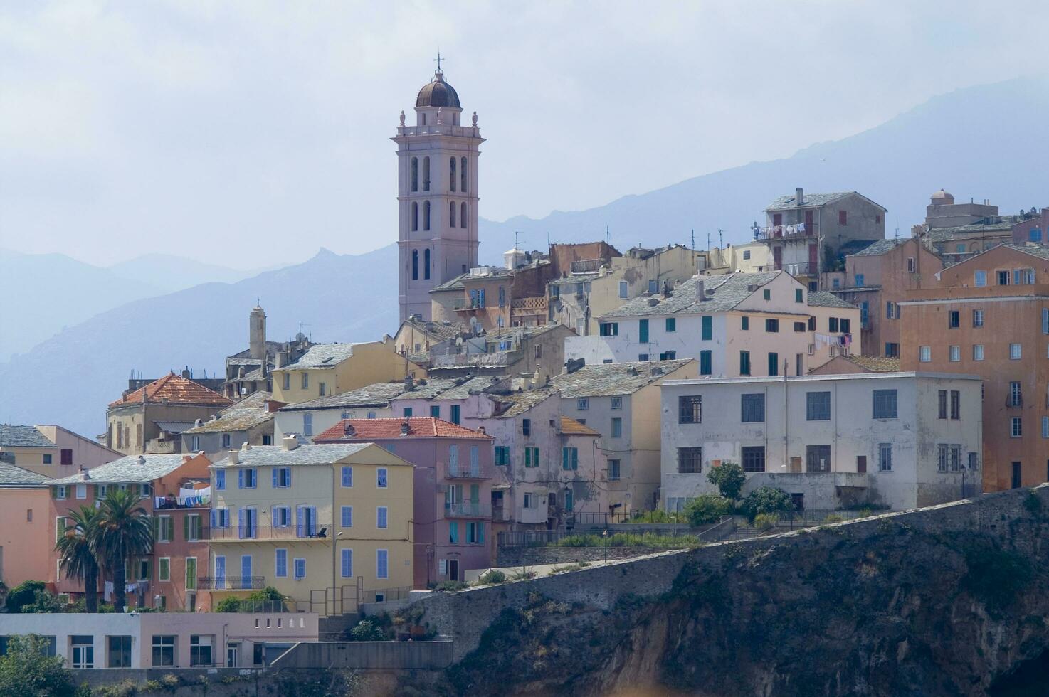 fotografisch Aussicht von das Stadt von Bastia Frankreich foto