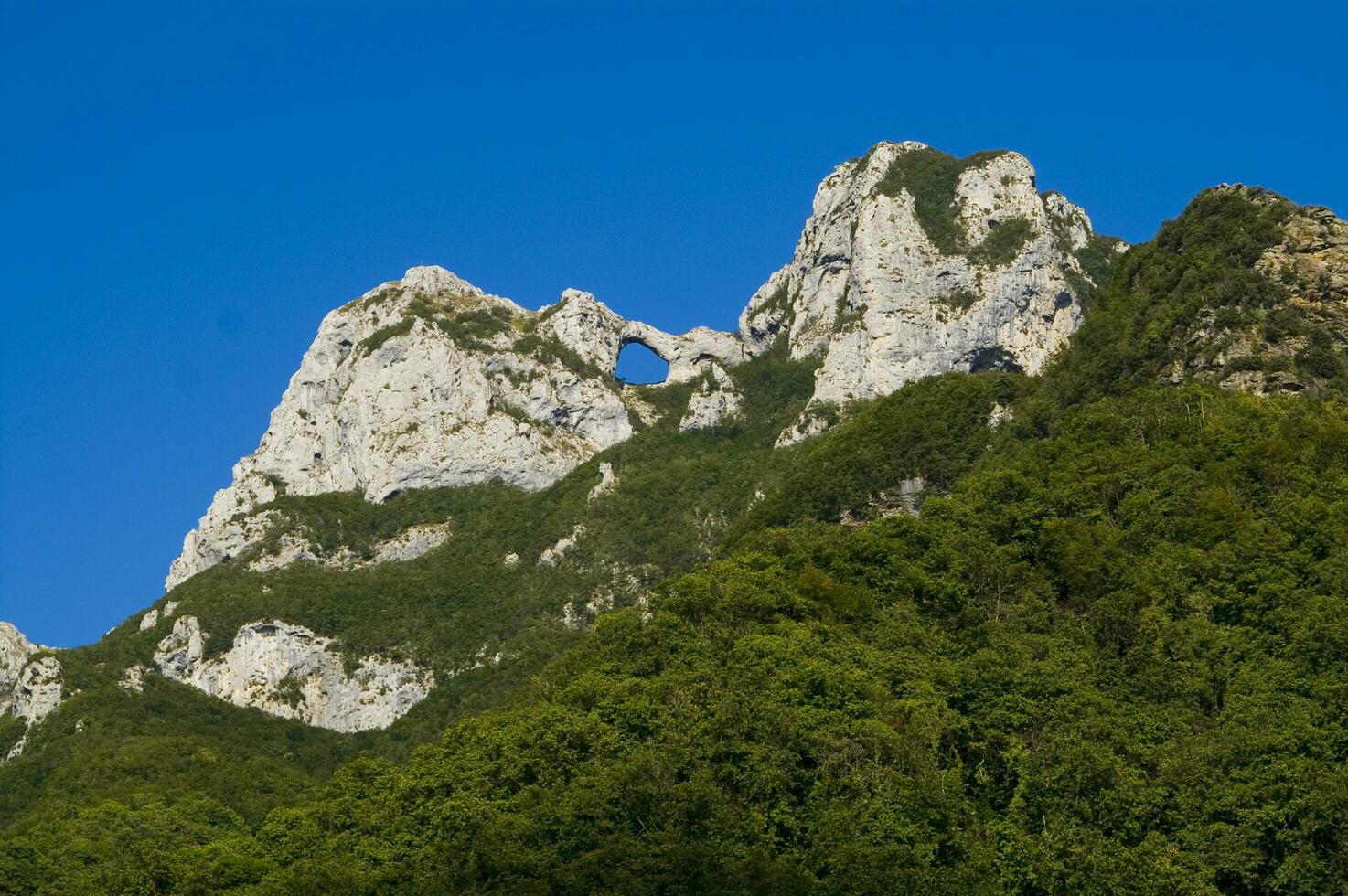 das suggestiv Aussicht von monte forato Italien foto