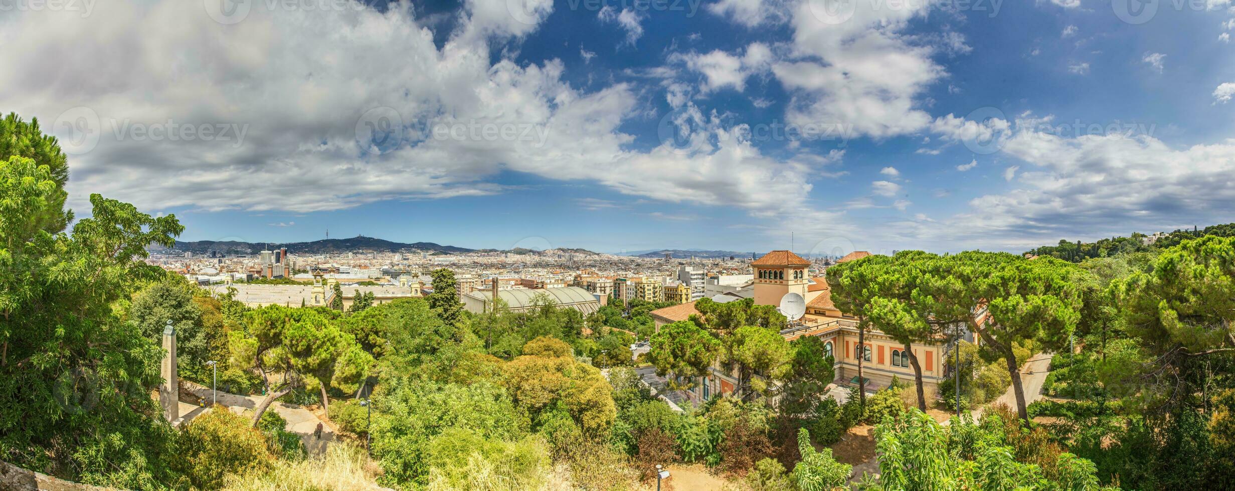 Panorama- Aussicht Über das Stadt von Barcelona von jardins Miramar im 2013 foto