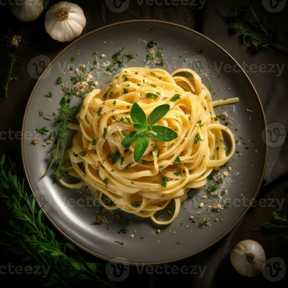 oben Aussicht Spaghetti mit Thymian, Knoblauch und Olive Öl schließen hoch. generativ ai. foto