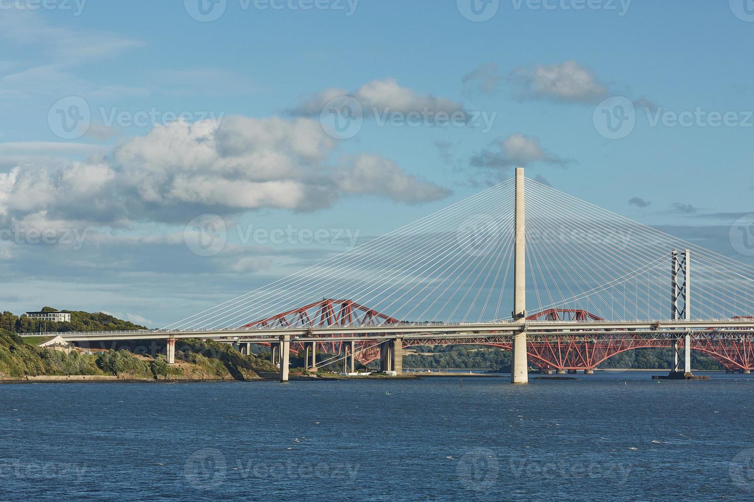 Die neue Queensferry Crossing Bridge in Edinburgh, Schottland foto