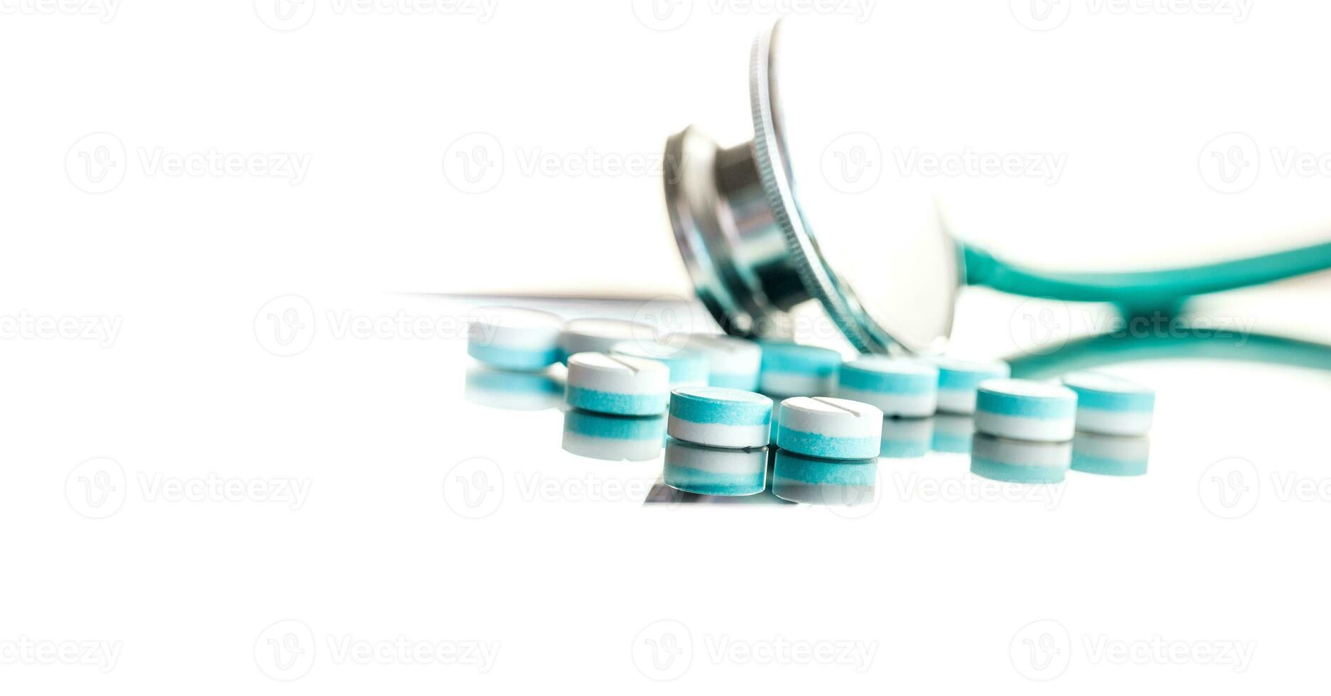 medizinisch Konzept Stethoskope und Tablets. foto