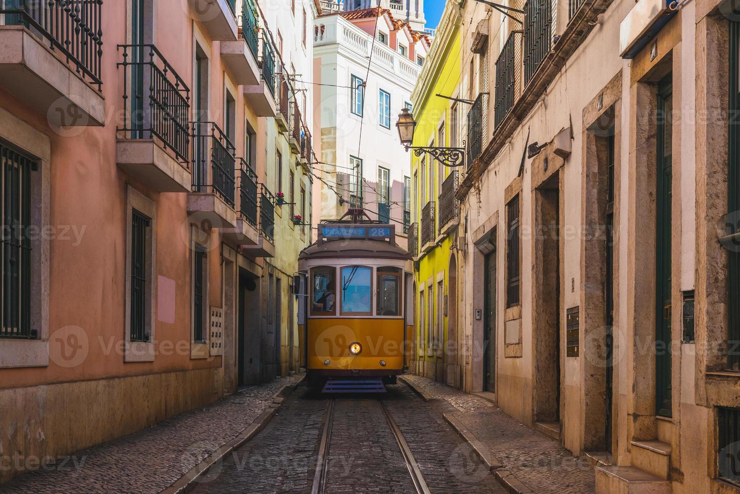 Straßenbahn der Linie 28 in Lissabon, Portugal foto