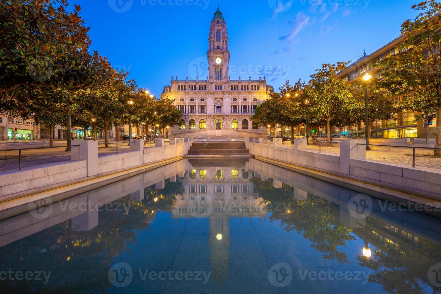 Das Rathaus von Porto ist das Wahrzeichen von Porto in Portugal foto