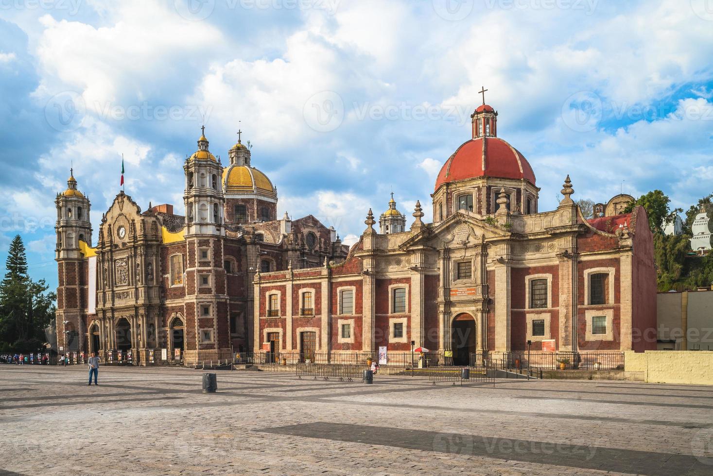 Basilika unserer lieben Frau von Guadalupe in Mexiko-Stadt foto