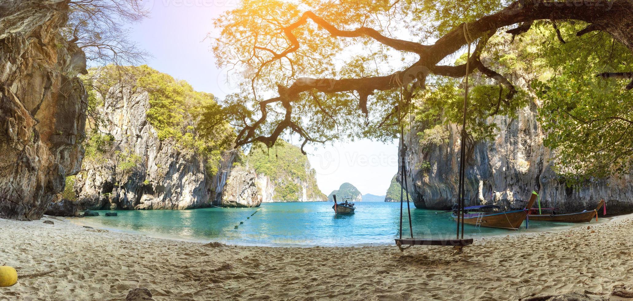 blaues wasser auf lao lading island, provinz krabi, thailand paradies foto