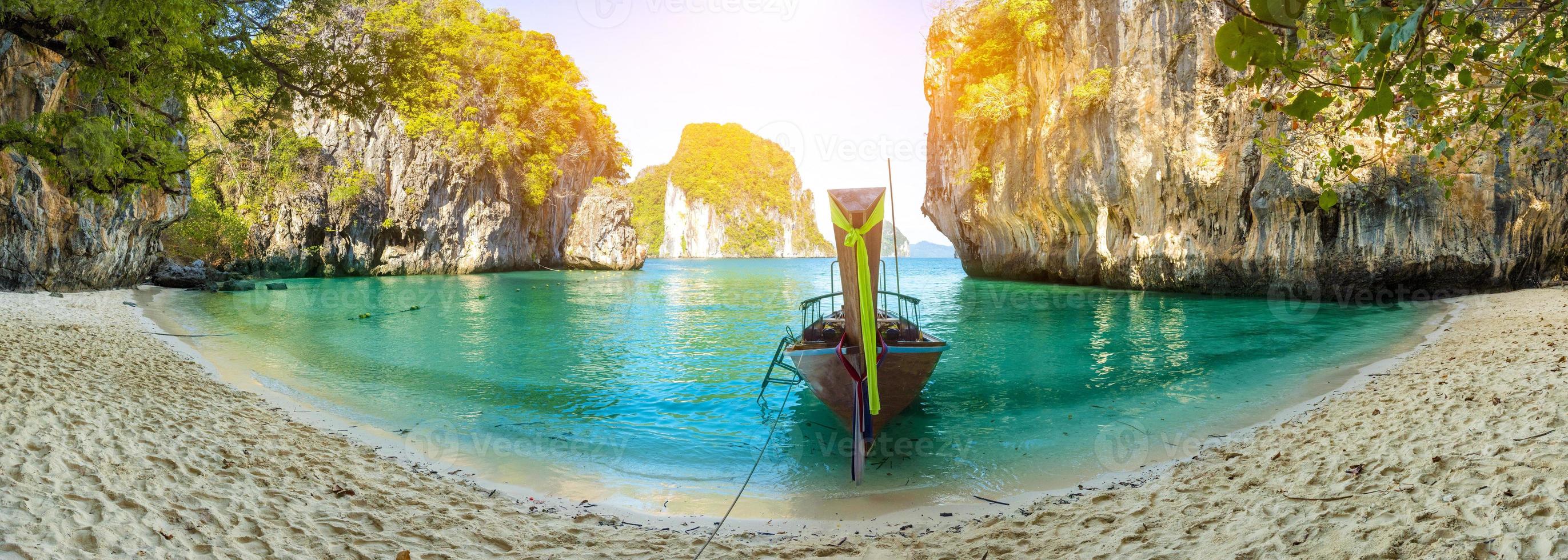 blaues wasser auf lao lading island, provinz krabi, thailand paradies foto