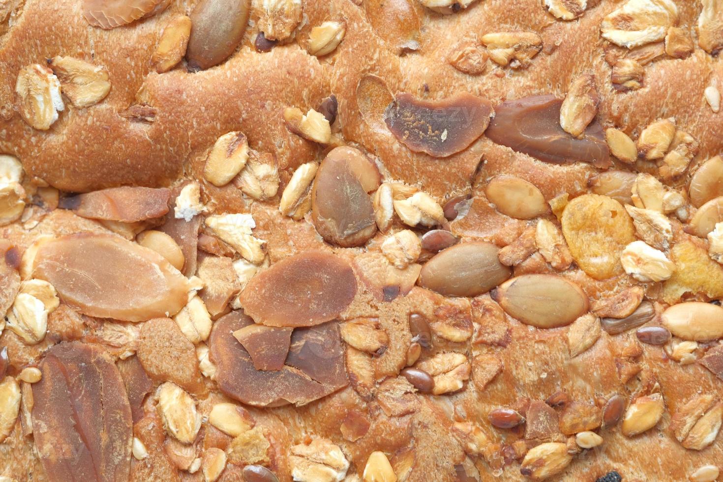 Detailaufnahme von Vollkornbrot auf dem Tisch foto