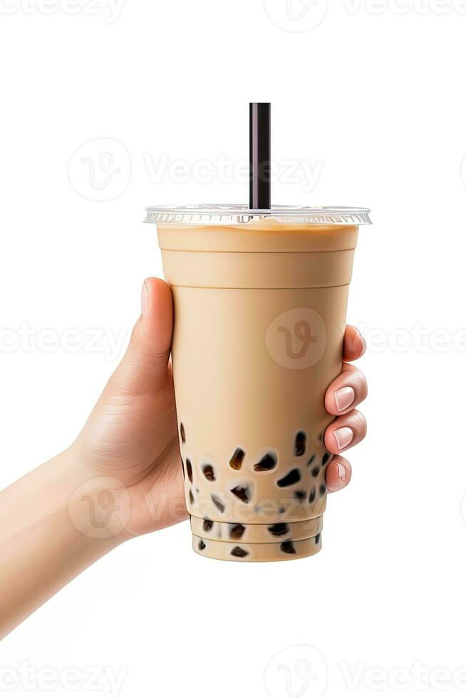 ein Hand halten wegbringen Plastik Tasse von köstlich vereist Blase Milch Tee und schwarz Perlen isoliert auf Weiß Hintergrund. ai generiert foto