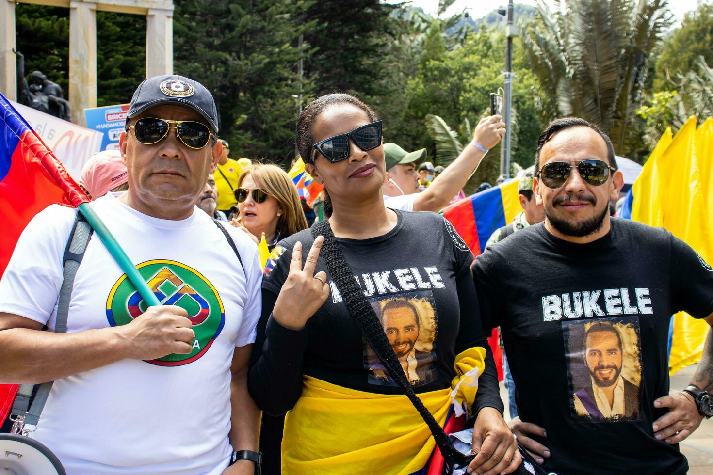 Bogotá, Kolumbien, 16 August 2023. März fragen zum gustavo Petro Amtsenthebungsverfahren. friedlich Protest März im Bogota Kolumbien gegen das Regierung von gustavo Petro namens la Marcha de la Bürgermeister. foto