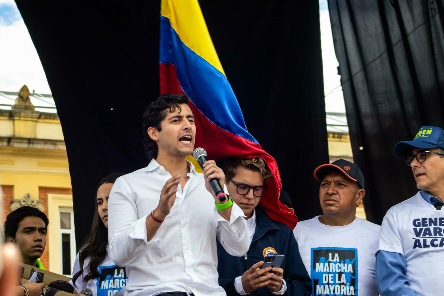 Bogotá, Kolumbien, 16 August 2023. Ariel Ricardo armel beim das März fragen zum gustavo Petro Amtsenthebungsverfahren. friedlich Protest. la Marcha de la Bürgermeister. foto