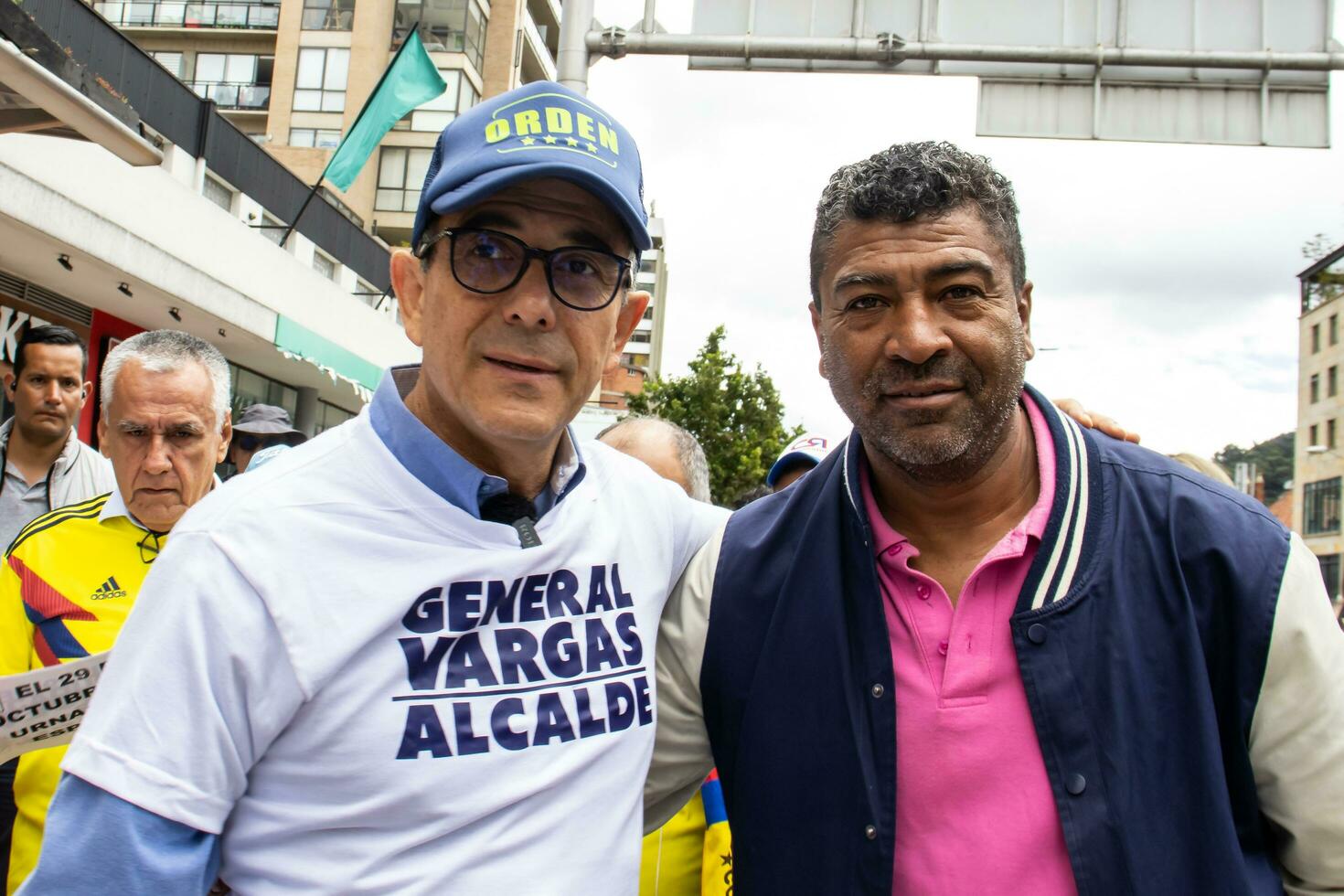 Bogotá, Kolumbien, 16 August 2023. Allgemeines Jorge Luis vargas beim das März fragen zum gustavo Petro Amtsenthebungsverfahren. friedlich Protest. la Marcha de la Bürgermeister. foto