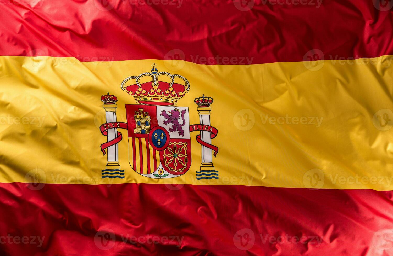 Spanien Flagge von Seide. Spanisch National Farben mit Emblem foto