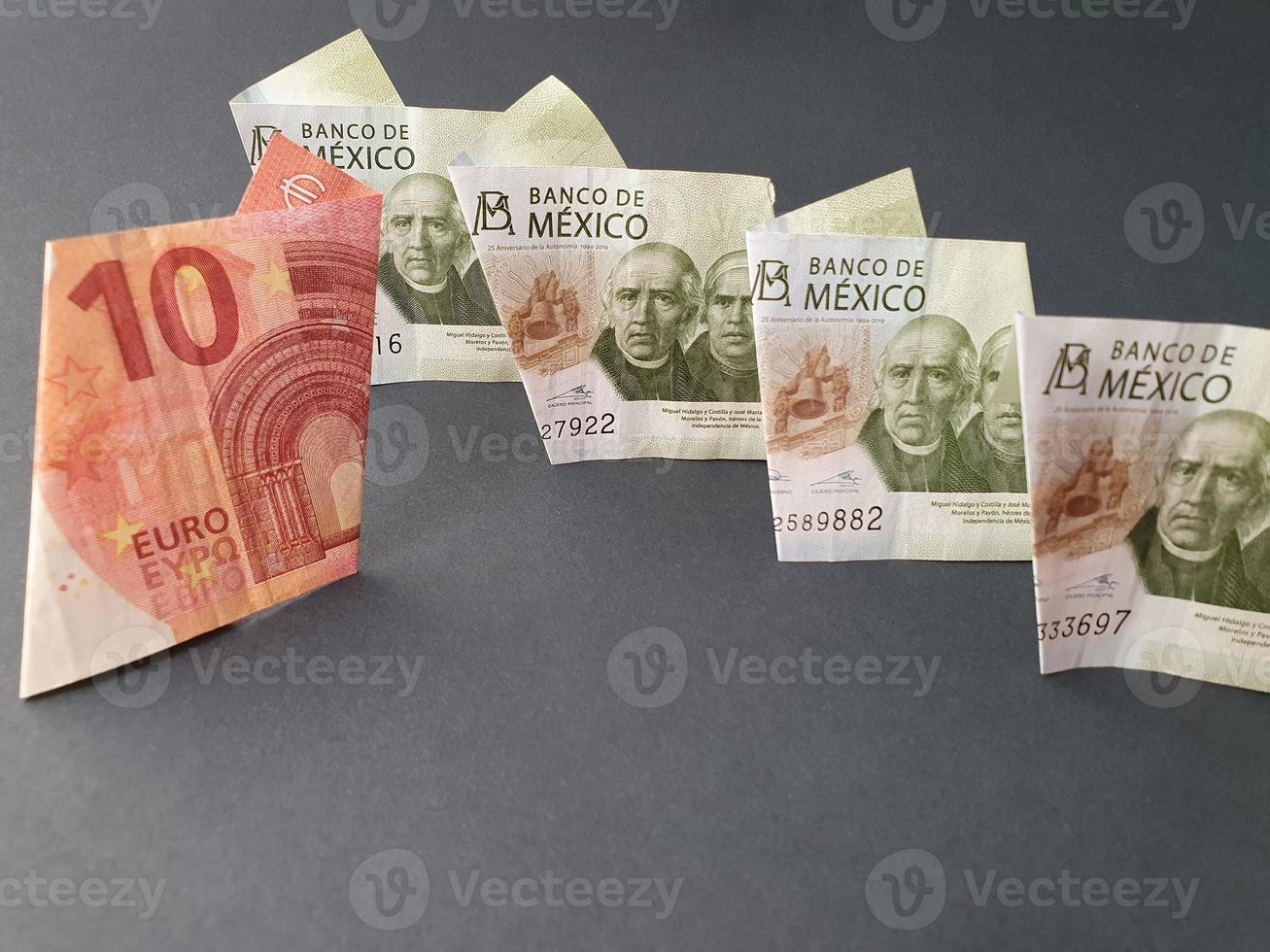 Wechselkurs von mexikanischem Peso und Euro-Geld foto