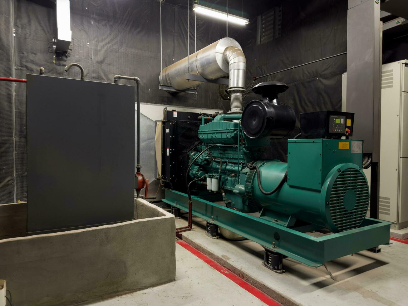 sehr groß Leistung Diesel Generatoren im Fabriken und Gebäude zum Notfälle. modern Technologie industriell Ausrüstung Fabrik foto