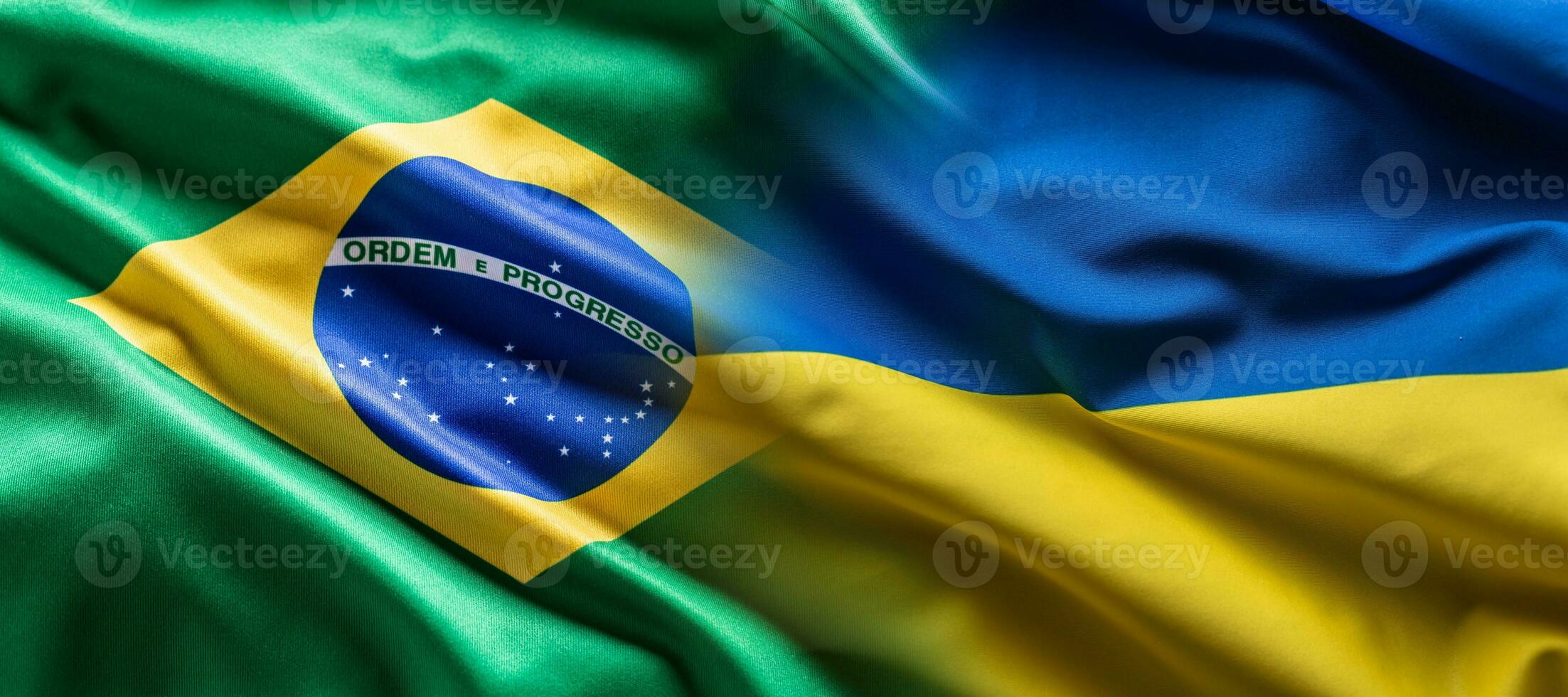 winken Flagge Konzept von Ukraine und brasil symbolisierend politisch Verbindung foto