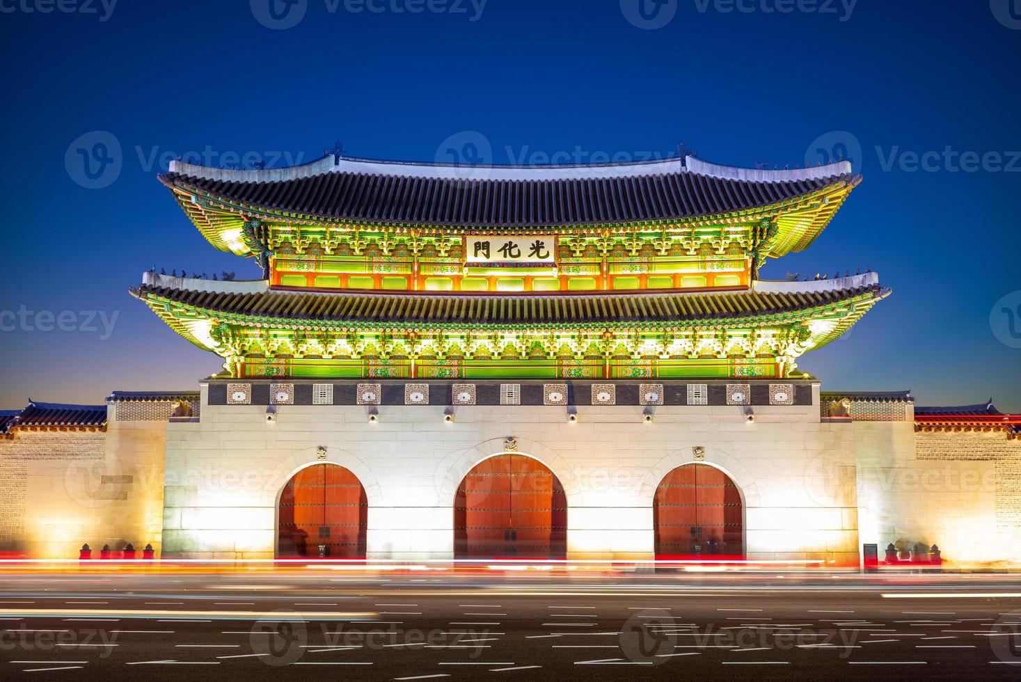 Gwanghwamun, das Haupttor des Gyeongbokgung-Palastes in Seoul, Südkorea foto