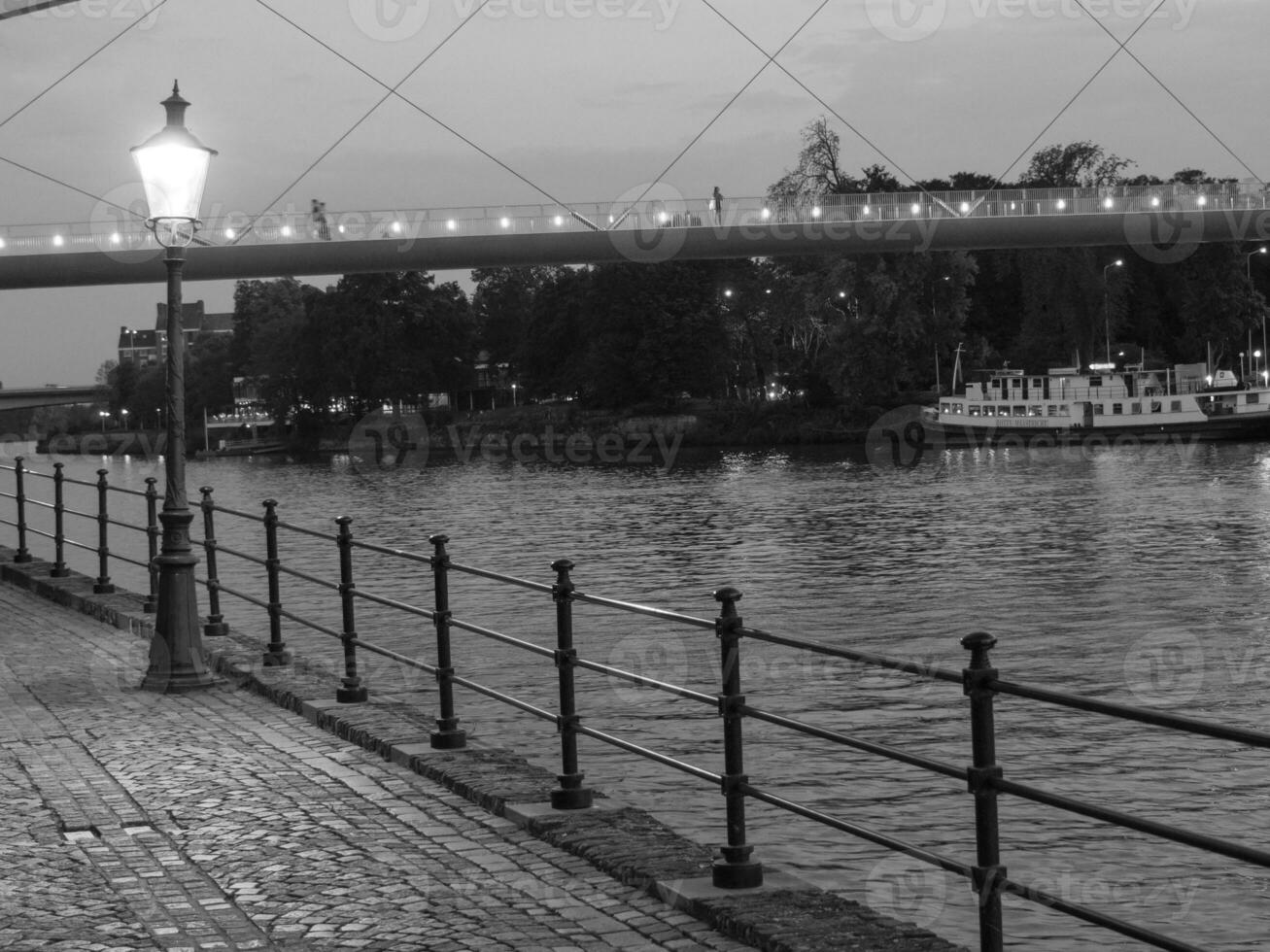 Sommer- Zeit beim Maastricht im das Niederlande foto