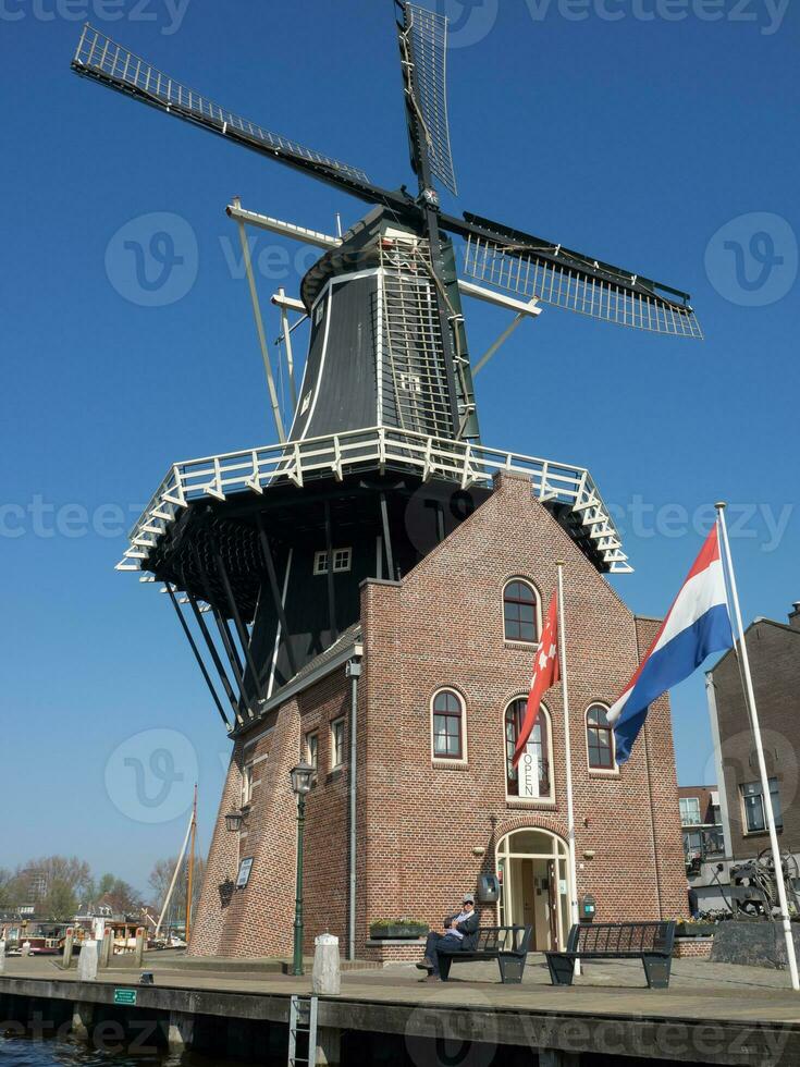 die niederländische Stadt Haarlem foto