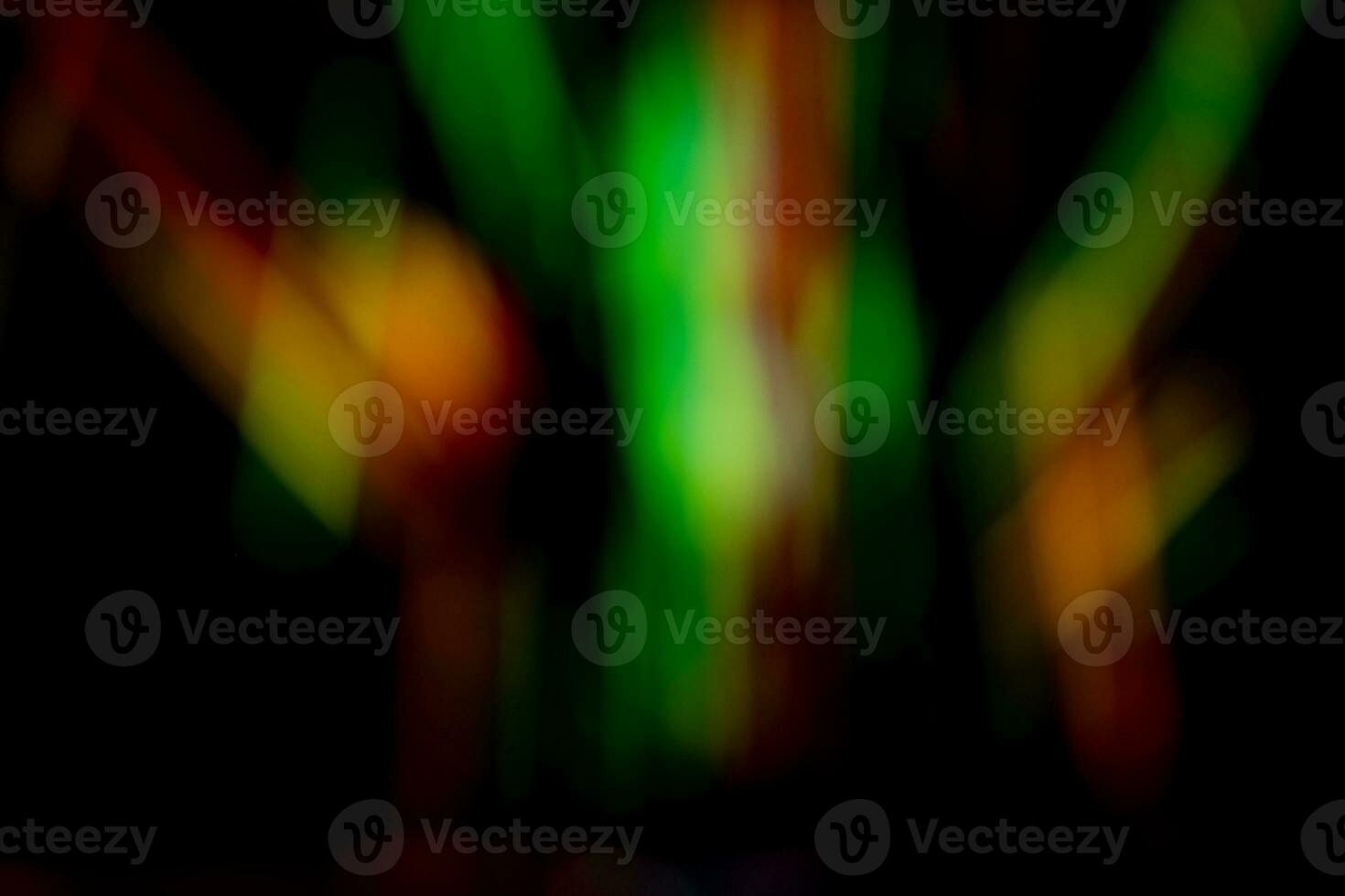 Bokeh gefangen durch Computer Monitore und Licht Glühbirnen machen ein verschwommen Bild zum verschiedene Feste und verwenden es wie ein Hintergrund Bild beim ein Party. foto