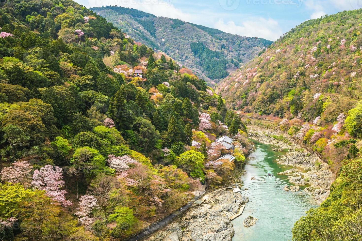 Luftaufnahme von Arashiyama in Kyoto in Japan foto