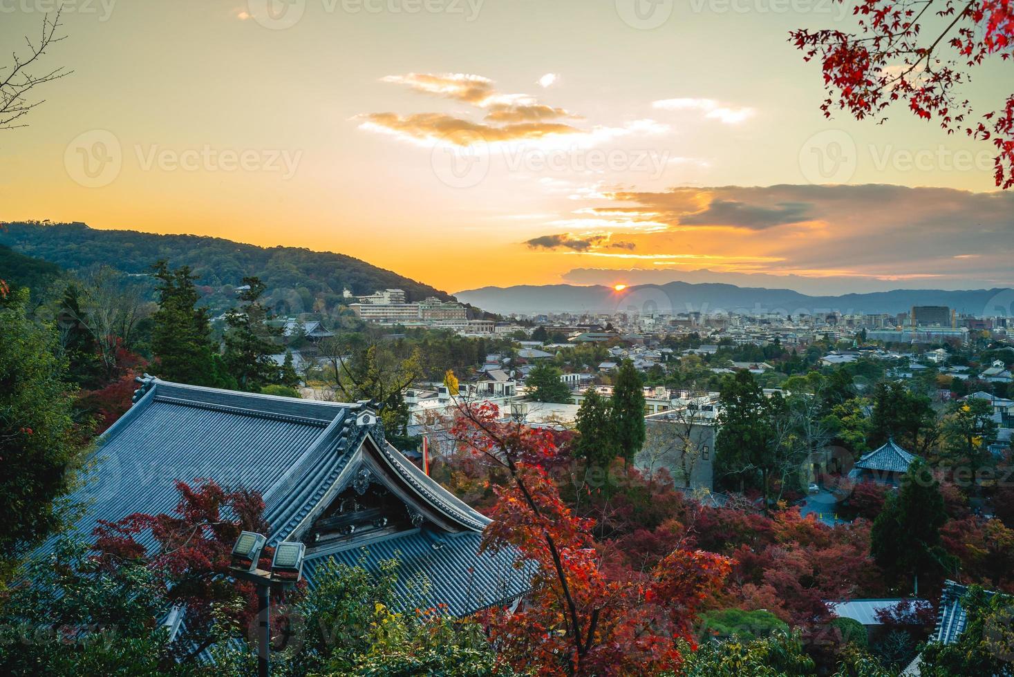 Zenrin-Tempel aka Eikando in Kyoto, Japan in der Abenddämmerung foto