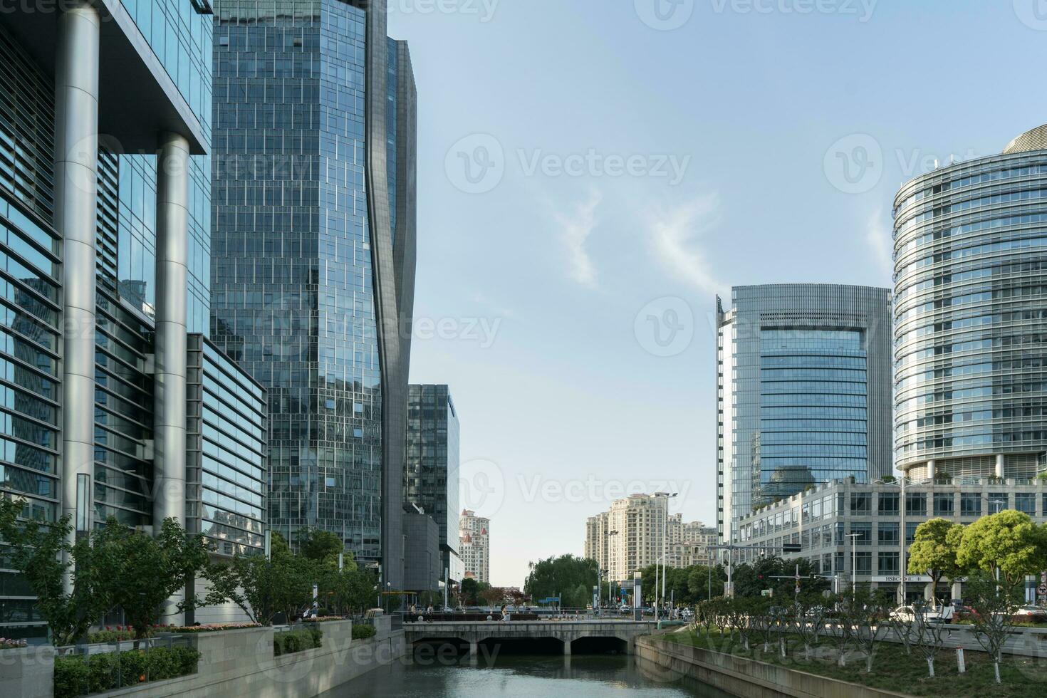 das Landschaft im das Center von Stadt, modern kommerziell Hintergrund. foto