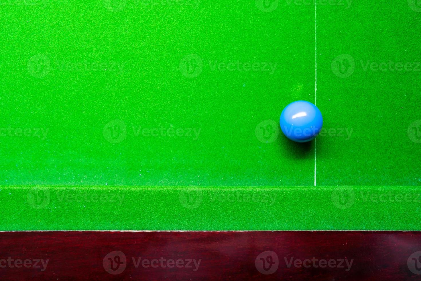 Snookertisch-Draufsicht mit Snookerbällen auf Grün foto