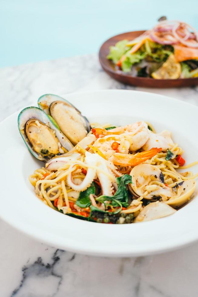 Spaghetti und Pasta mit Meeresfrüchten foto