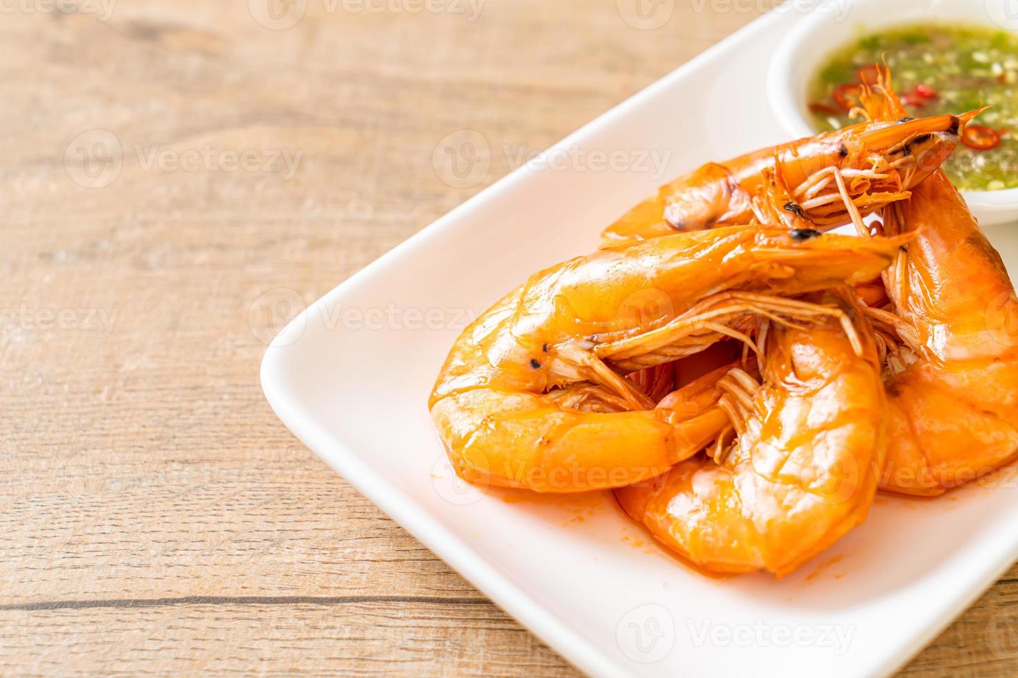 gebackene gesalzene Garnelen oder Garnelen mit Meeresfrüchte-Scharfsauce - Meeresfrüchte-Art foto