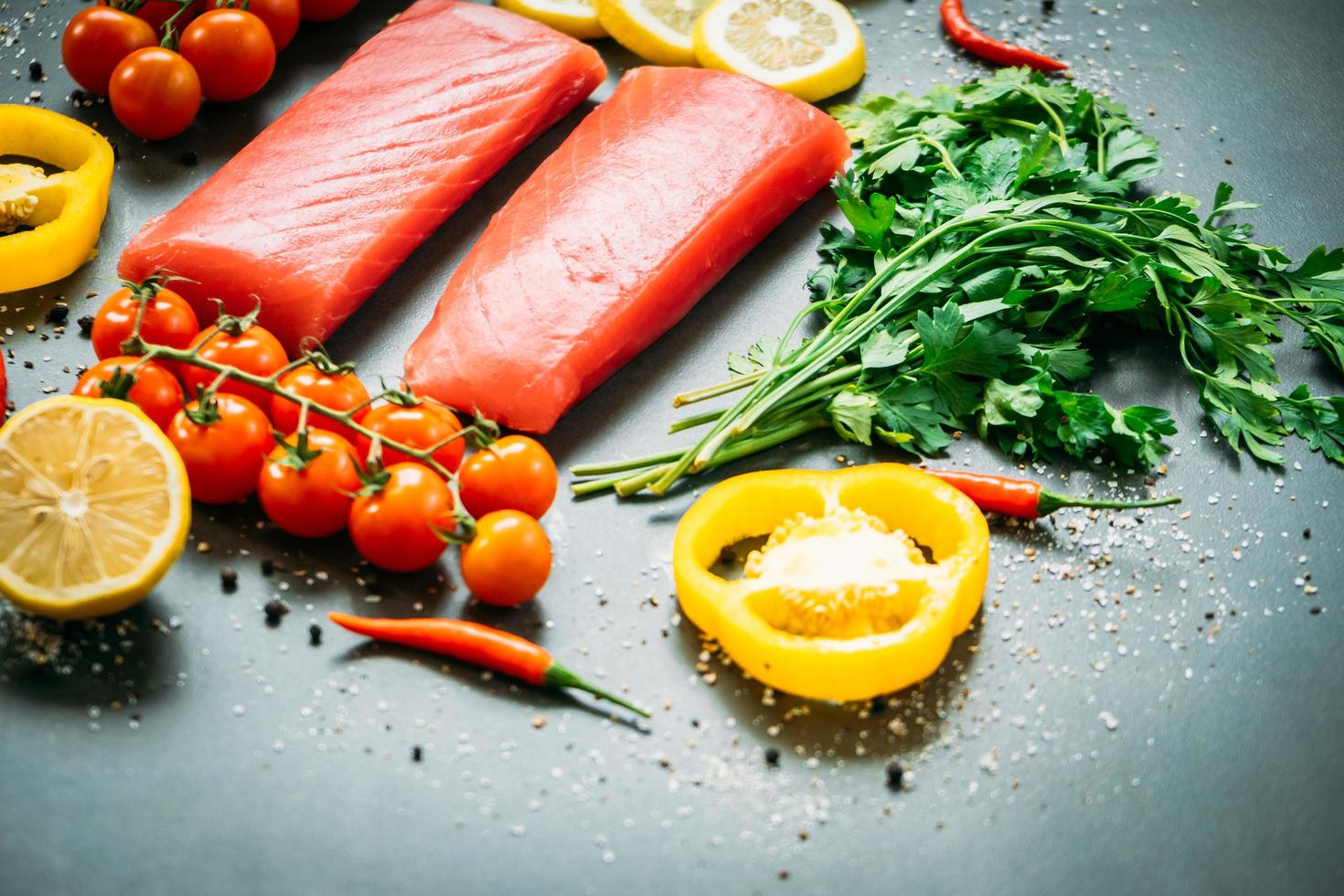 rohes Thunfischfiletfleisch foto