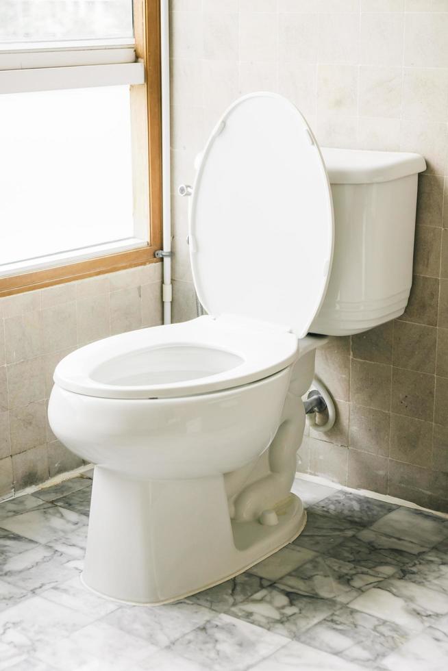 Toilettensitzdekoration im Badezimmer foto