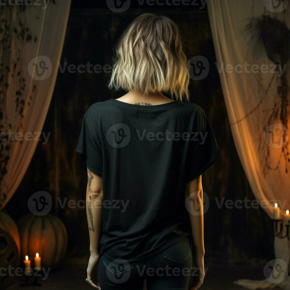 ai generiert Mädchen Modell- tragen schwarz Übergröße t - - Shirt. Halloween Thema. zurück Sicht. modern Stil foto