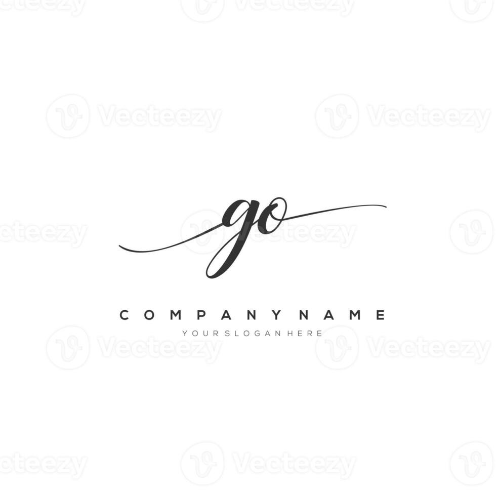 Initiale Brief gehen Logo, Blume Handschrift Logo Design, Vektor Logo zum Frauen Schönheit, Salon, Massage, kosmetisch oder Spa Marke Kunst. foto