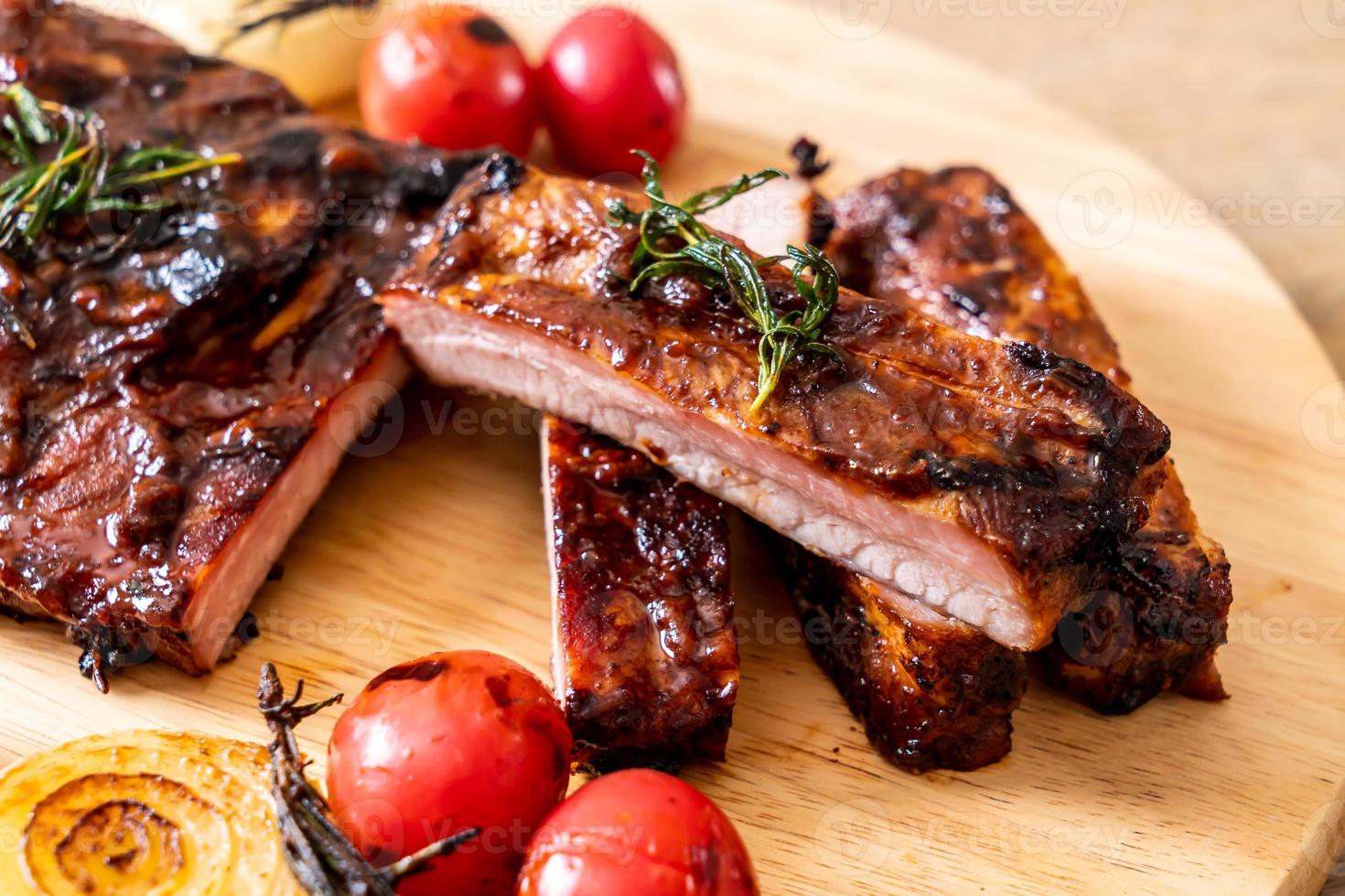 gegrilltes und gegrilltes Schweinefleisch foto