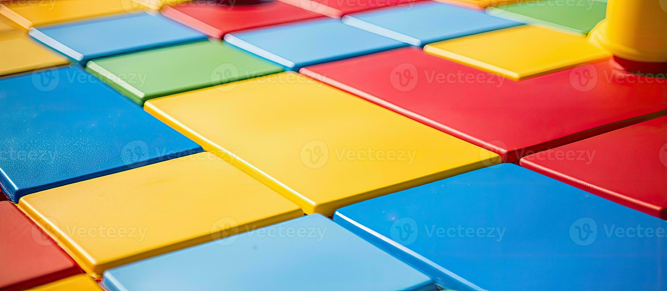 bunt Gummi Bodenbelag im ein Kinder s Spielplatz foto